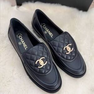 Chanel 26C Black Quilted Leather Turnlock CC Loafers Size 41 US 9.5 New In Box